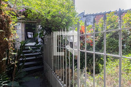 Casa à venda com 400m², 5 quartos e 4 vagas Casa à venda com 400m², 5 quartos e 4 vagasacesso para o hall de entrada_2