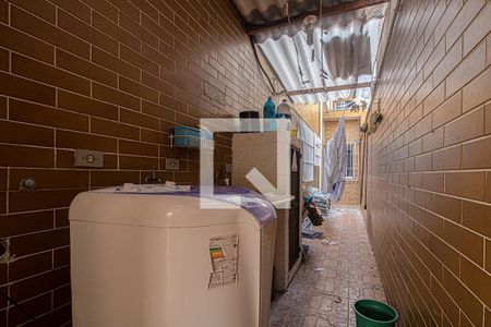 Casa à venda com 400m², 5 quartos e 4 vagas Casa à venda com 400m², 5 quartos e 4 vagasáre de serviço_1