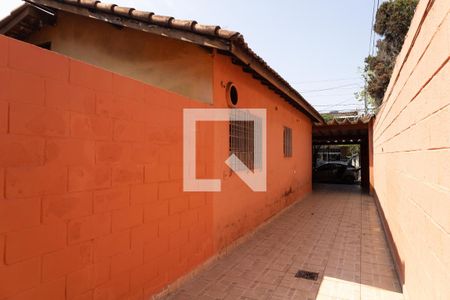 Casa para alugar com 75m², 2 quartos e 1 vaga Casa para alugar com 75m², 2 quartos e 1 vagaCorredor Lateral