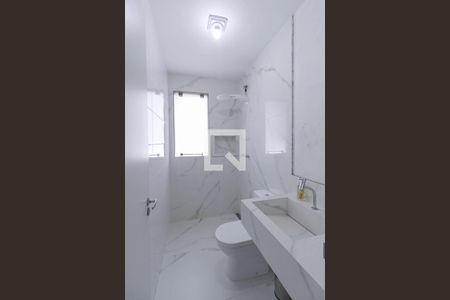 Casa à venda com 320m², 3 quartos e 5 vagas Casa à venda com 320m², 3 quartos e 5 vagasBanheiro da suíte