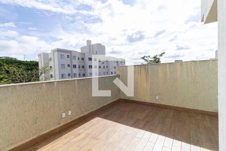 Casa à venda com 320m², 3 quartos e 5 vagas Casa à venda com 320m², 3 quartos e 5 vagasTerraço