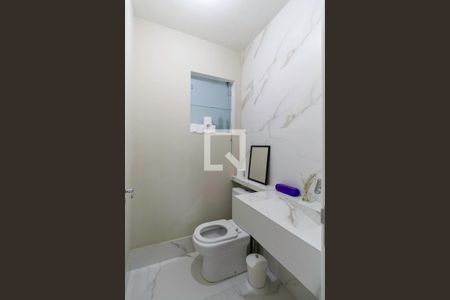 Casa à venda com 320m², 3 quartos e 5 vagas Casa à venda com 320m², 3 quartos e 5 vagasLavabo