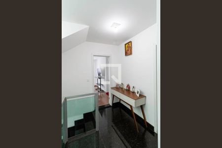 Casa à venda com 320m², 3 quartos e 5 vagas Casa à venda com 320m², 3 quartos e 5 vagasCorredor