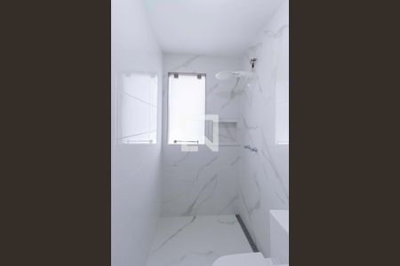 Casa à venda com 320m², 3 quartos e 5 vagas Casa à venda com 320m², 3 quartos e 5 vagasBanheiro da suíte