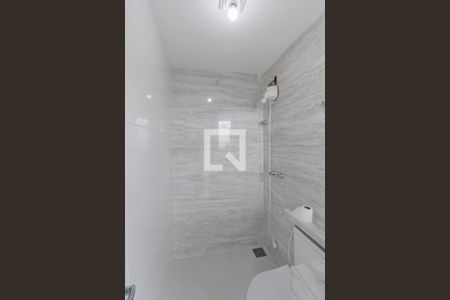 Casa à venda com 320m², 3 quartos e 5 vagas Casa à venda com 320m², 3 quartos e 5 vagasBanheiro social 2° Andar