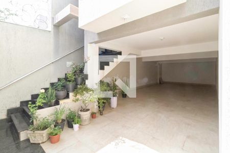 Casa à venda com 320m², 3 quartos e 5 vagas Casa à venda com 320m², 3 quartos e 5 vagasEntrada