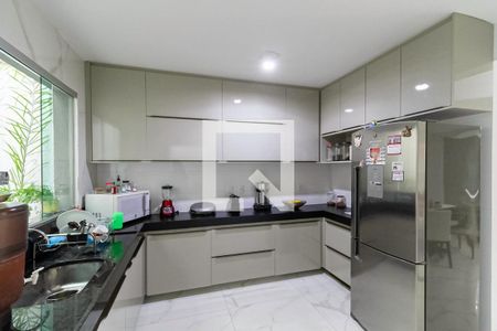 Casa à venda com 320m², 3 quartos e 5 vagas Casa à venda com 320m², 3 quartos e 5 vagasCozinha