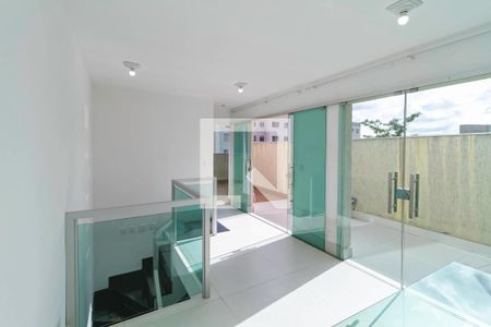 Casa à venda com 320m², 3 quartos e 5 vagas Casa à venda com 320m², 3 quartos e 5 vagasSala 2° Andar