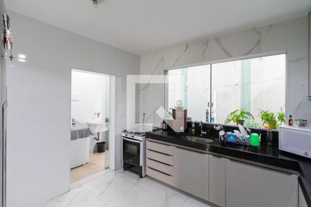 Casa à venda com 320m², 3 quartos e 5 vagas Casa à venda com 320m², 3 quartos e 5 vagasCozinha