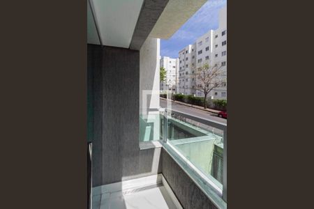 Varanda da sala 1 de casa à venda com 3 quartos, 320m² em Cabral, Contagem