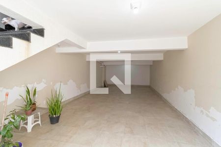 Casa à venda com 320m², 3 quartos e 5 vagas Casa à venda com 320m², 3 quartos e 5 vagasGaragem