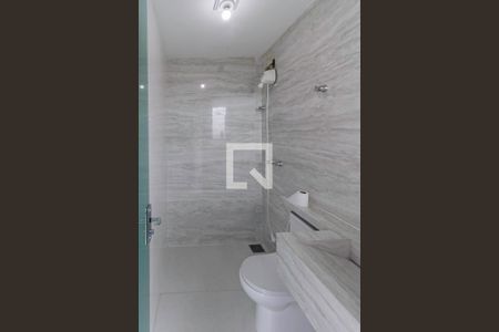 Casa à venda com 320m², 3 quartos e 5 vagas Casa à venda com 320m², 3 quartos e 5 vagasBanheiro social 2° Andar