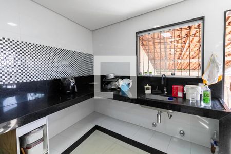 Casa à venda com 380m², 4 quartos e 6 vagasCozinha