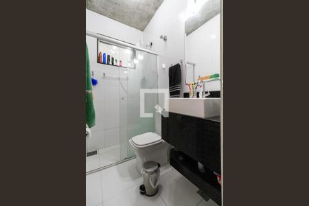 Casa à venda com 380m², 4 quartos e 6 vagasBanheiro social