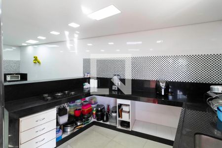 Casa à venda com 380m², 4 quartos e 6 vagasCozinha