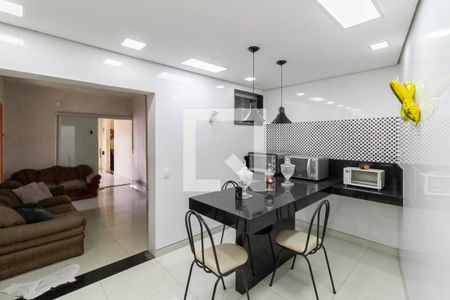 Casa à venda com 380m², 4 quartos e 6 vagasCopa