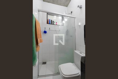 Casa à venda com 380m², 4 quartos e 6 vagasBanheiro social