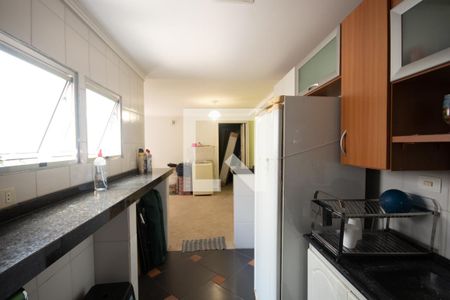 Casa à venda com 319m², 7 quartos e 5 vagas Casa à venda com 319m², 7 quartos e 5 vagasCozinha 2