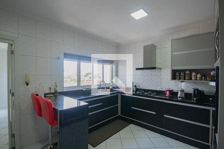 Casa à venda com 319m², 7 quartos e 5 vagas Casa à venda com 319m², 7 quartos e 5 vagasCozinha