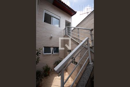 Casa à venda com 319m², 7 quartos e 5 vagas Casa à venda com 319m², 7 quartos e 5 vagasEscada