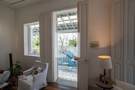 Casa para alugar com 300m², 4 quartos e 6 vagasSala