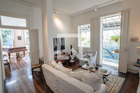 Casa para alugar com 300m², 4 quartos e 6 vagasSala