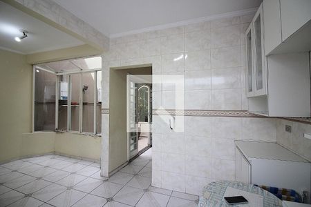 Casa à venda com 240m², 3 quartos e 4 vagasCozinha 