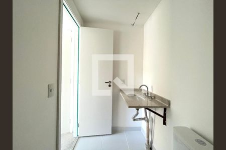 Apartamento para alugar com 28m², 1 quarto e sem vaga Apartamento para alugar com 28m², 1 quarto e sem vagaBanheiro da Suíte