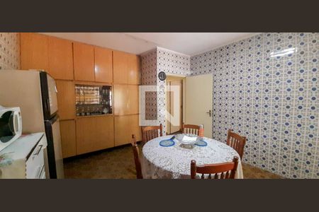 Casa à venda com 400m², 3 quartos e 4 vagas Casa à venda com 400m², 3 quartos e 4 vagasCozinha