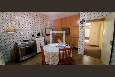 Casa à venda com 400m², 3 quartos e 4 vagas Casa à venda com 400m², 3 quartos e 4 vagasCozinha