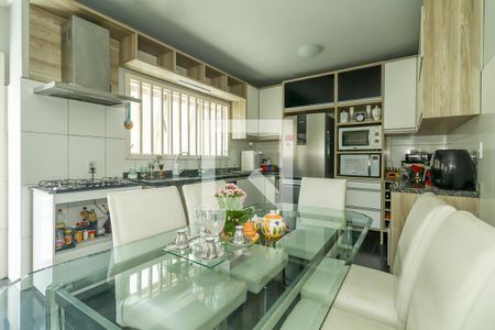 Casa à venda com 360m², 4 quartos e 3 vagasCozinha