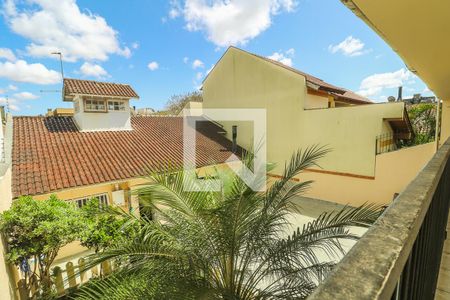 Casa à venda com 360m², 4 quartos e 3 vagasFundos