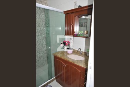 Casa à venda com 108m², 3 quartos e 1 vagaBanheiro