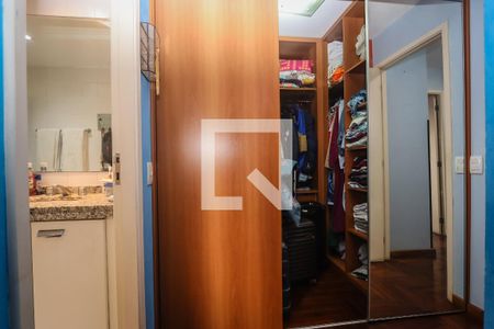 Apartamento à venda com 142m², 4 quartos e 3 vagasCloset