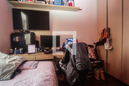 Apartamento à venda com 142m², 4 quartos e 3 vagasQuarto 2