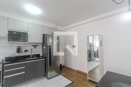 Sala/Cozinha de apartamento para alugar com 1 quarto, 37m² em Vila Graciosa, São Paulo