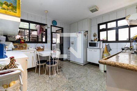 Casa à venda com 149m², 3 quartos e 2 vagas Casa à venda com 149m², 3 quartos e 2 vagasCozinha