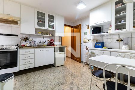 Casa à venda com 149m², 3 quartos e 2 vagas Casa à venda com 149m², 3 quartos e 2 vagasCozinha