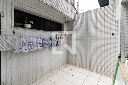 Casa à venda com 149m², 3 quartos e 2 vagas Casa à venda com 149m², 3 quartos e 2 vagasQuintal