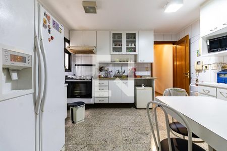 Casa à venda com 149m², 3 quartos e 2 vagas Casa à venda com 149m², 3 quartos e 2 vagasCozinha
