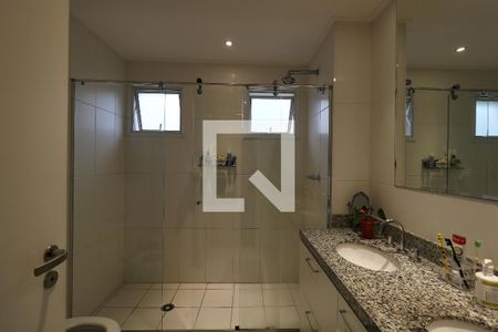Apartamento à venda com 201m², 3 quartos e 3 vagasBanheiro da Suíte Master