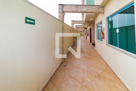 Casa de condomínio à venda com 112m², 2 quartos e 2 vagasEntrada