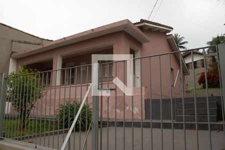 Casa para alugar com 150m², 3 quartos e 4 vagasedícula/casa dos fundos