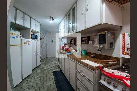 Apartamento à venda com 168m², 4 quartos e 2 vagas Apartamento à venda com 168m², 4 quartos e 2 vagasCozinha e Área de Serviço