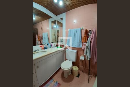 Apartamento à venda com 168m², 4 quartos e 2 vagas Apartamento à venda com 168m², 4 quartos e 2 vagasBanheiro da Suíte