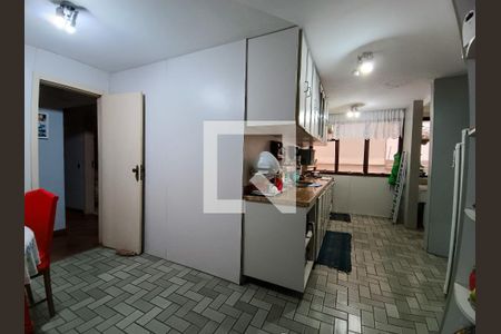 Apartamento à venda com 168m², 4 quartos e 2 vagas Apartamento à venda com 168m², 4 quartos e 2 vagasCozinha e Área de Serviço