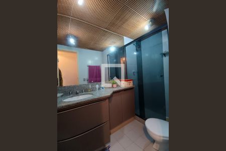 Apartamento à venda com 168m², 4 quartos e 2 vagas Apartamento à venda com 168m², 4 quartos e 2 vagasBanheiro Social