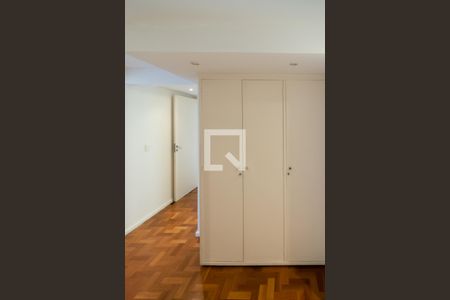 Apartamento à venda com 186m², 3 quartos e 2 vagasQuarto 