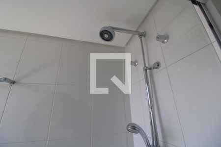 Apartamento à venda com 433m², 4 quartos e 5 vagasChuveiro banheiro da suíte 1