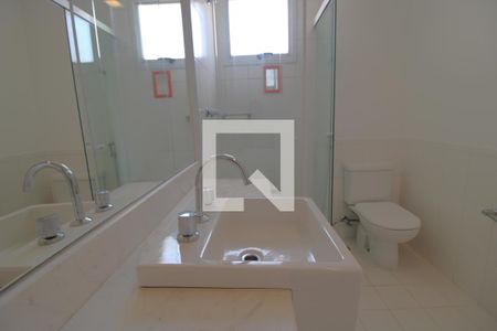 Apartamento à venda com 433m², 4 quartos e 5 vagasBanheiro da suíte 2